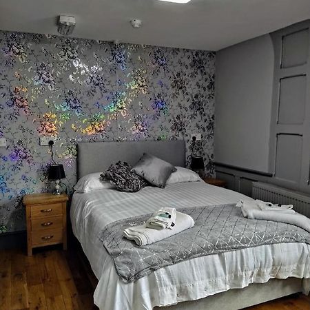 The Edinburgh Castle Bed & Breakfast Holyhead Ngoại thất bức ảnh