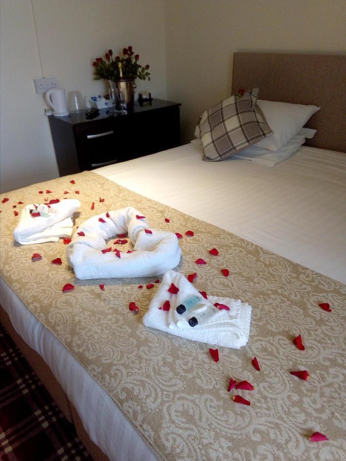 The Edinburgh Castle Bed & Breakfast Holyhead Ngoại thất bức ảnh