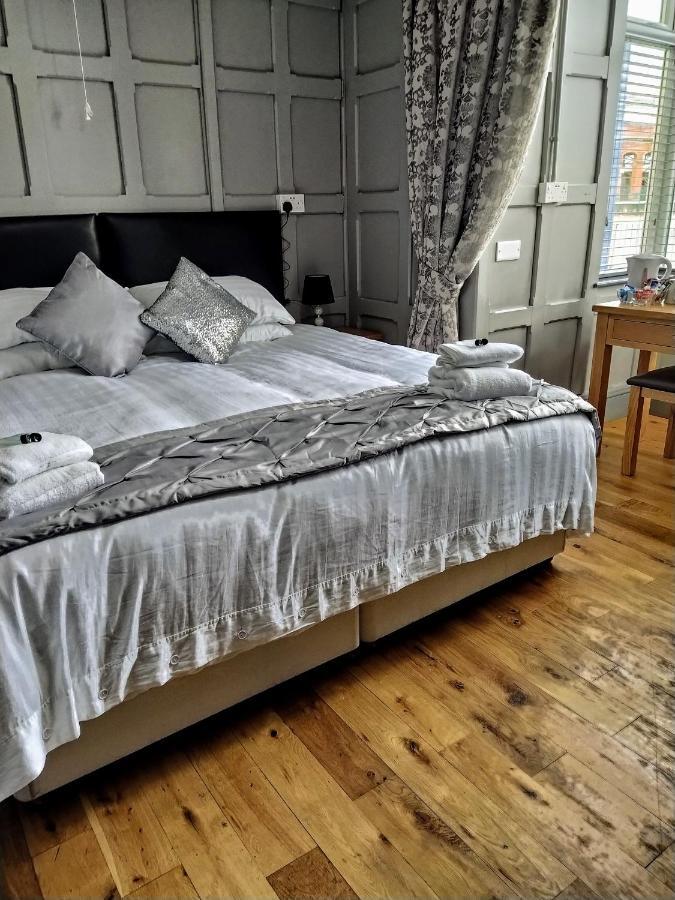 The Edinburgh Castle Bed & Breakfast Holyhead Ngoại thất bức ảnh