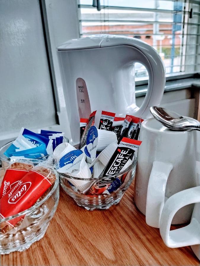 The Edinburgh Castle Bed & Breakfast Holyhead Ngoại thất bức ảnh