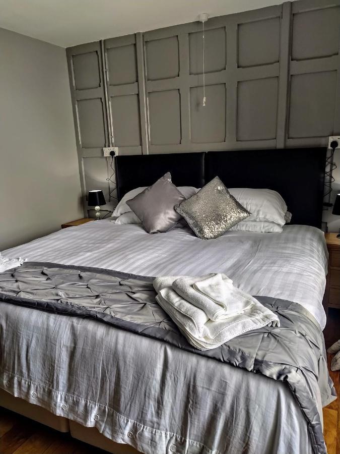The Edinburgh Castle Bed & Breakfast Holyhead Ngoại thất bức ảnh